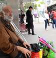 José Aparecido Nogueira, 73 anos, foi morar na rua após a prefeitura derrubar muro e interditar hotel que ele usava na região da Cracolândia, em São Paulo     Foto: Agência Brasil