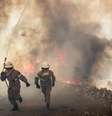 Bombeiros combatem o incêndio em Portugal  Foto: BBC News Brasil