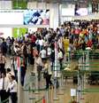 Passageiros no saguão do Aeroporto Internacional Juscelino Kubitscheck, em Brasília  Foto: Agência Brasil