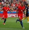Martin Rodriguez marca para o Chile no empate com a Austrália pela Copa das Confederações  Foto: Reuters
