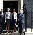 A primeira-ministra britânica Theresa May e a líder do Partido Democrático Unionista Arlene Foster  Foto: Reuters