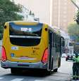 Ônibus circulam normalmente na cidade de São Paulo (SP), na manhã desta sexta-feira (30). Rodoviários decidiram em assembleia não aderir ao movimento Greve Geral.  Foto: Futura Press