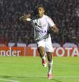 Bruno Henrique comemora seu gol  Foto: Gazeta Press