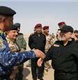Abadi (dir.) viajou para cidade que estava dominada desde 2014  Foto: Reuters