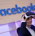 Martin Ott, diretor geral do Facebook para Europa, testa  Oculos em Berlim
24/02/2016 REUTERS/Fabrizio Bensch  Foto: Reuters