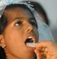 Fiel na missa  Foto: BBC News Brasil