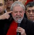 Lula falou para militantes e simpatizantes do PT na sede nacional do partido, em São Paulo  Foto: Reuters