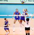 Adenizia corta em lance de ataque do Brasil na partida contra a Tailândia  Foto: Divulgação/FIVB