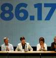 Reitores de universidades da Venezuela falam ao público após o plebiscito convocado pela oposição   Foto: BBC News Brasil