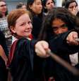 Fãs de Harry Potter em aniversário da saga em evento em Londres
 26/6/2017    REUTERS/Eddie Keogh  Foto: Reuters