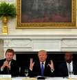 Trump em reunião com senadores republicanos na Casa Branca
  19/7/2017     REUTERS/Kevin Lamarque  Foto: Reuters