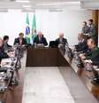 Brasília - O presidente Michel Temer durante reunião hoje com o presidente da Câmara, Rodrigo Maia, o governador licenciado do Rio de Janeiro, Luiz Fernando Pezão, e o governador em exercício, Francisco Dornelles, no Palácio do Planalto   Foto: Agência Brasil