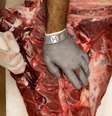 Funcionário corta carne em açougue em São Paulo 26/06/2017 REUTERS/Paulo Whitaker  Foto: Reuters