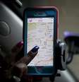 Maya Jackson, motorista do Lyft, utiliza aplicativo da empresa em São Francisco, EUA
3/2/2016 REUTERS/Stephen Lam  Foto: Reuters