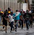 Manifestantes protestam contra Maduro em Caracas
 28/7/2017    REUTERS/Carlos Garcia Rawlins  Foto: Reuters