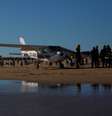 Avião que fez pouso de emergência em praia perto de Lisboa, matando duas pessoas 2/8/2017 REUTERS/Pedro Nunes  Foto: Reuters
