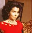 Em ‘Tieta’, de 1989, exibida atualmente no Canal Viva, a protagonista vivida por Betty Faria leva a TV para a atrasada cidade de Santana do Agreste e revoluciona a vida dos moradores  Foto: TV Globo  / Divulgação