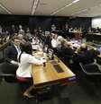 Comissão Especial da Reforma Política reunida para votação do relatório parcial do relator, deputado Vicente Cândido   Foto: Agência Brasil