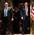Presidente americano Donald Trump sai do elevador  Foto: BBC News Brasil