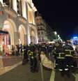 Feridos sendo tratados após ataque com caminhão em Nice, em julho passado  Foto: BBC News Brasil