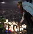 Velas são colocadas em local de ataque com faca em Turku
 18/8/2017     LEHTIKUVA/Vesa Moilanen via REUTERS   Foto: Reuters