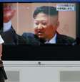 Homem passa por televisão que transmite reportagem sobre teste nuclear da Coreia do Norte, em Tóquio, no Japão 03/09/2017 REUTERS/Toru Hanai  Foto: Reuters