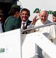 Papa Francisco embarca em avião a caminho da Colômbia, em Roma 06/09/2017 REUTERS/Tony Gentile  Foto: Reuters