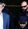 Ex-ministro Antonio Palocci é escoltado por policiais federais em Curitiba
26/09/2016 REUTERS/Rodolfo Buhrer  Foto: Reuters