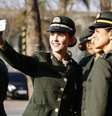 Militares fazem selfie no Anhembi no Desfile de 7 de setembro em São Paulo  Foto: Newton Menezes/Futura Press