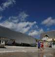 Casa foi deslocada pela força dos ventos em Vilano Beach, na Flórida  Foto: Reuters