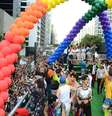 A Parada Gay de 2017 em São Paulo teve como tema "estado laico" Foto: Agência Brasil   Foto: BBC News Brasil