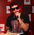 Daniel de Oliveira canta sucessos de Cazuza em camarote do Rock in Rio, em 23 de setemvbro de 2017  Foto: AGNews, Anderson Borde e Denilson Santos/ / PurePeople