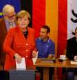 Angela Merkel deposita seu voto  Foto: Reuters