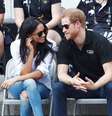 Príncipe Harry e namorada, a atriz Meghan Markle, assistem partida de tênis para cadeirantes em Toronto
25/09/2017 REUTERS/Mark Blinch  Foto: Reuters