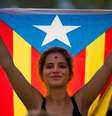Manifestante com bandeira da Catalunha  Foto: BBCBrasil.com
