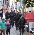 Militares das Forças Armadas seguem no patrulhamento na comunidade da Rocinha, zona sul do Rio de Janeiro (RJ), na manhã desta quarta-feira (27).  Foto: José Lucena/Futura Press