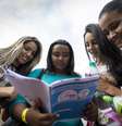 Estudantes observam prova do Exame Nacional do Ensino Médio (Enem)   Foto: Agência Brasil