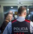 Os policiais da Catalunha, conhecidos como Mossos d'Esquadra,em locais de votação do referendo marcado para este domingo (1°)  Foto: Agência Brasil