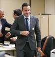Advogado Daniel Gerber protocola na CCJ da Câmara dos Deputados a defesa do presidente Michel Temer  Foto: Marcelo Camargo/Agência Brasil