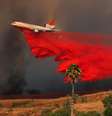 Avião tenta controlar incêndios na Califórnia
 9/10/2017    REUTERS/Mike Blake  Foto: Reuters