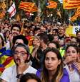 Manifestantes pela independência catalã em Barcelona  Foto: BBC News Brasil