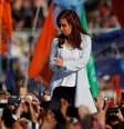 Cristina Kirchner lidera pesquisas de opinião para vaga no Senado   Foto: Reuters