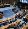 Muitos senadores que votaram por manter prisão de Delcídio defenderam Aécio na terça.   Foto: BBC News Brasil