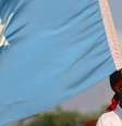 Manifestante segura bandeira da Somália durante protesto contra grupo militante Al Shabab em Mogadíscio
18/10/2017 REUTERS/Feisal Omar  Foto: Reuters