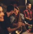 Casal em festa  Foto: BBC News Brasil