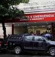 Veículos da polícia na frente do Hospital Miguel Couto, onde o corpo da turista espanhola foi levado, no Rio de Janeiro
  Foto: Reuters