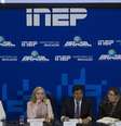 Brasília - A presidente do Inep, Maria Inês Fini e o Ministro da Educação, Mendonça Filho participam da apresentação dos dados consolidados e as orientações finais para a aplicação do Exame Nacional do Ensino Médio (Enem) 2017   Foto: Agência Brasil