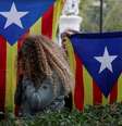 Partidários do governo destituído da Catalunha se manifestam do lado de fora da Suprema Corte da Espanha, em Madri 02/11/2017 REUTERS/Sergio Perez   Foto: Reuters