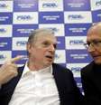 Senador Tasso Jereissati fala com governador de São Paulo, Geraldo Alckmin, durante reunião do PSDB em Brasília 
12/6/2017 REUTERS/Ueslei Marcelino
  Foto: Reuters