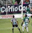 O jogador Jussani marca o segundo gol do Guarani, durante partida entre Ceará CE e Guarani SP, válida pela Série B do Campeonato Brasileiro 2017, na Arena Castelão em Fortaleza (CE), nesta terça-feira (07).  Foto: LC Moreira/Futura Press